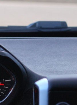  eco économique conduite
L'objectif de ce type de conduite est de faire fonctionner le moteur à bas régime tout en conduisant de manière souple et avec une vitesse stable, ceci afin d'éviter autant que possible les accélérations et les freinages brutaux.