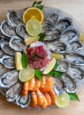 Huitres - Crevettes - Tartare de saumon/thon